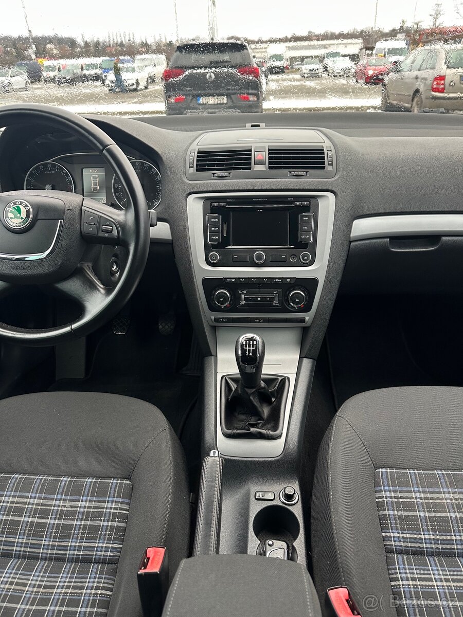 Škoda Octavia 2 facelift 1.6tdi 77kw rok 2012 - 7