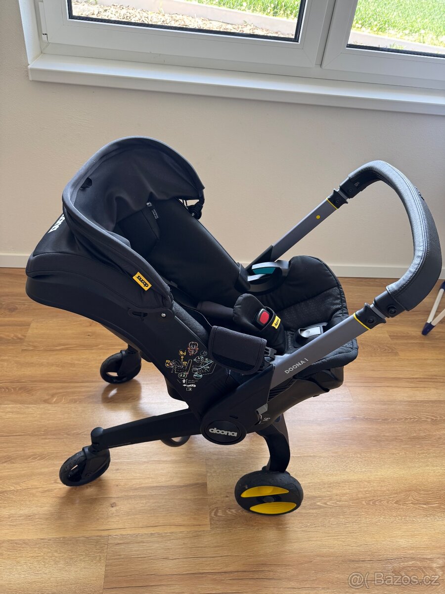Autosedačka s kolečky - Doona i - 7