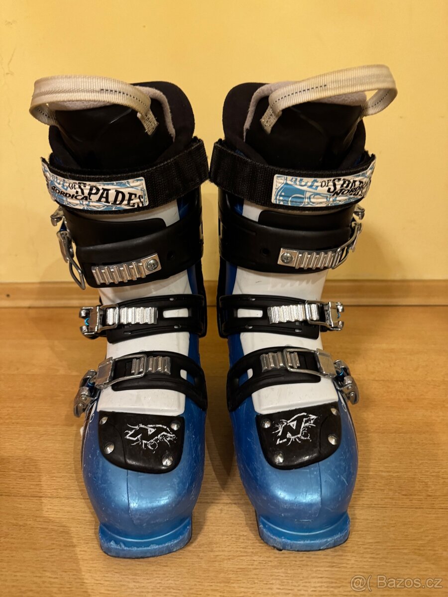 Freestyle lyže Nordica + lyžařské boty Nordica + hole - 7