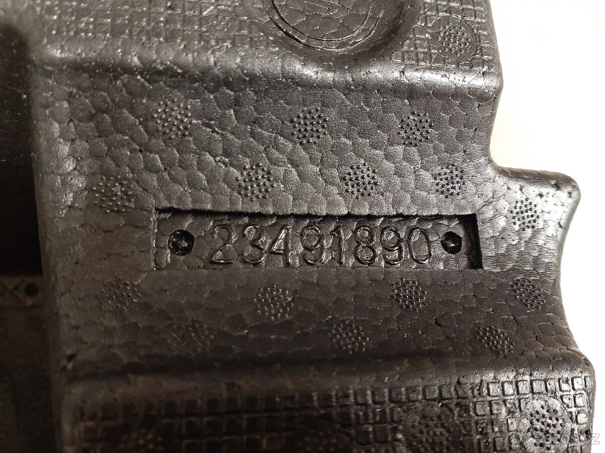 Cadillac XT 5 2018 polystyrenová výplň kufru - 7