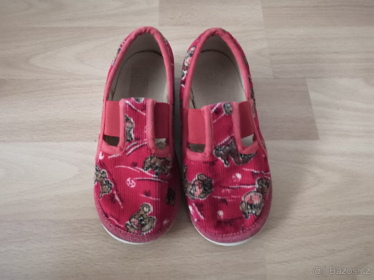 Sandále vel. 25 a bačkůrky - 7