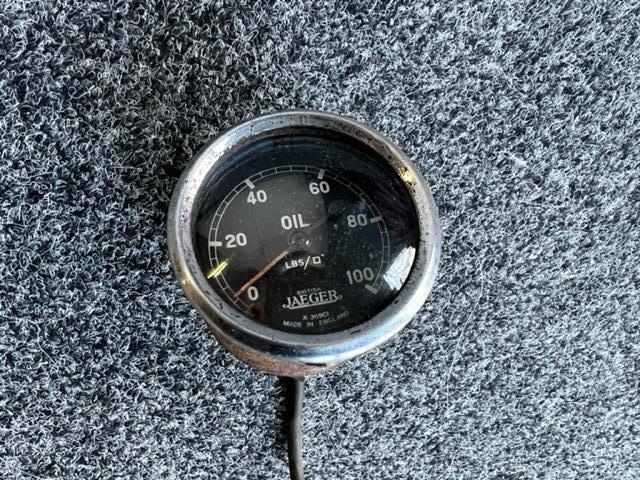 starý budík, přístroj tlaku oleje JAEGER - 7