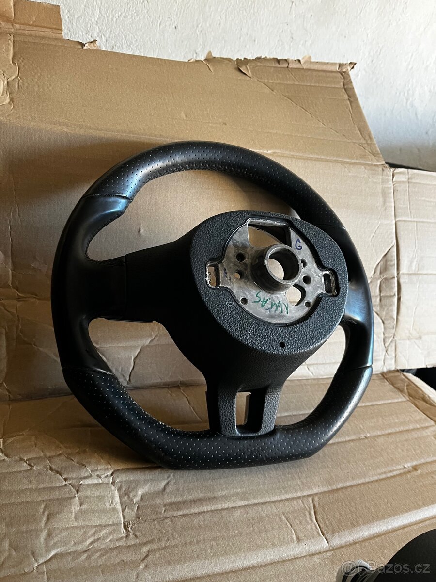 Originální multifunkční volant VW Scirocco + airbag, kůže - 7