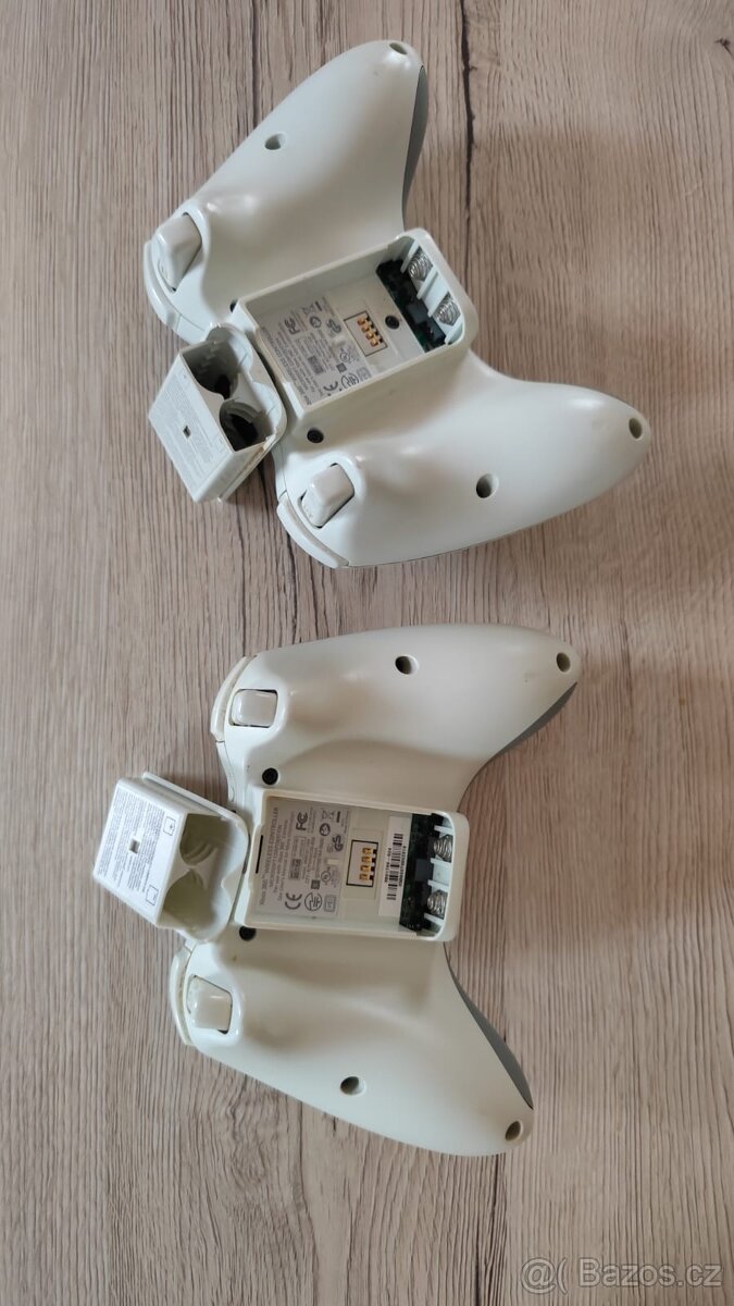 Xbox 360 + 2 ovladače + 4 hry - 7