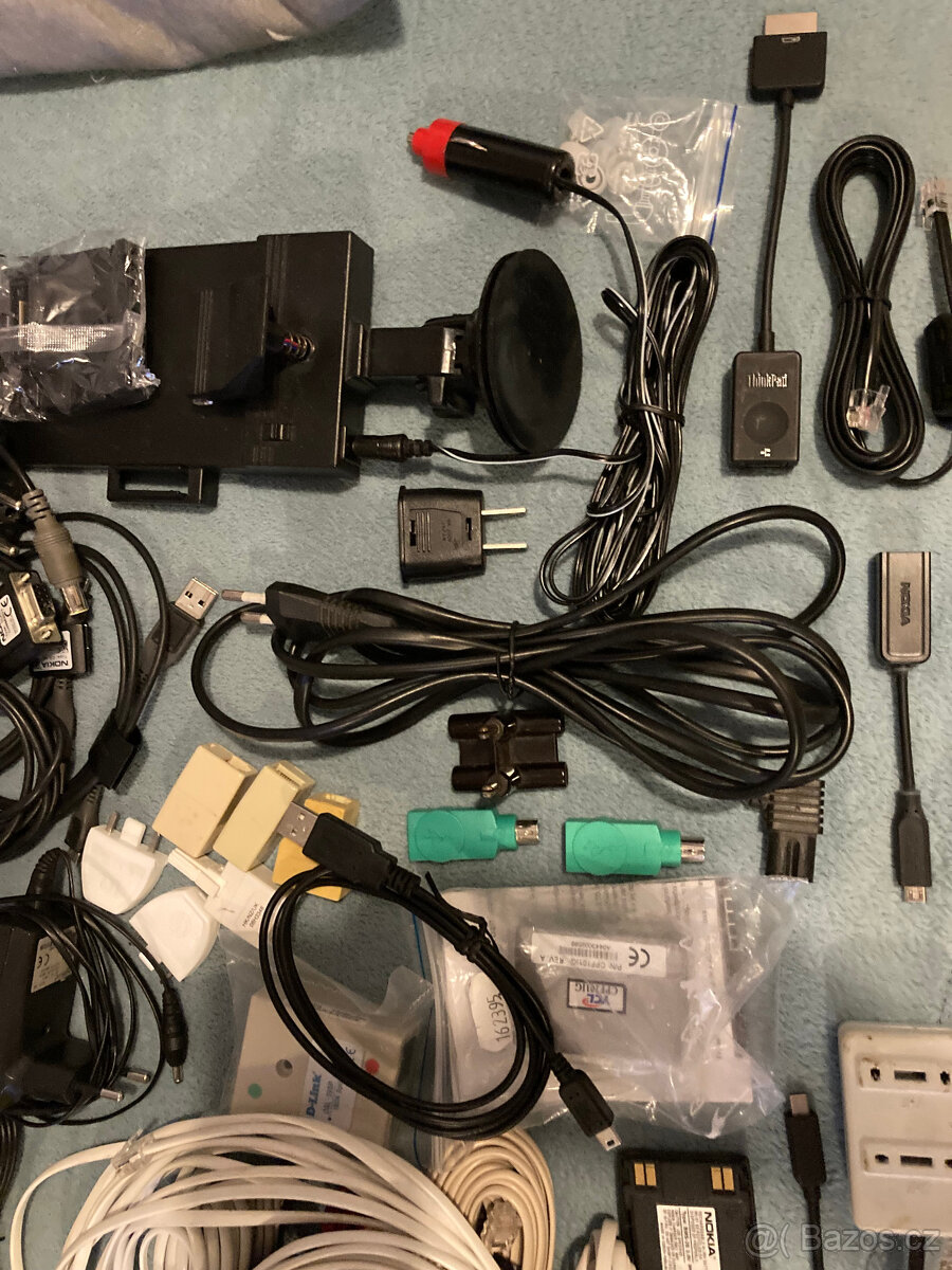 Modemy a eet top box + různé kabely - 7