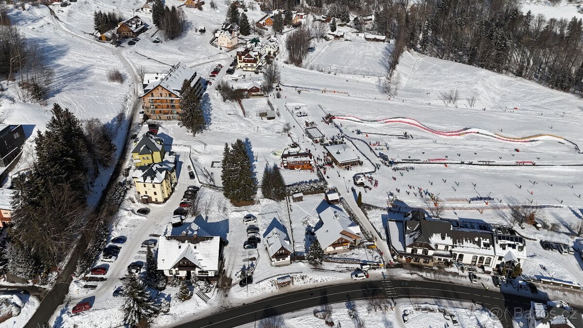 Prodej zavedeného rodinného penzionu + rozestavěná stavba - - 7