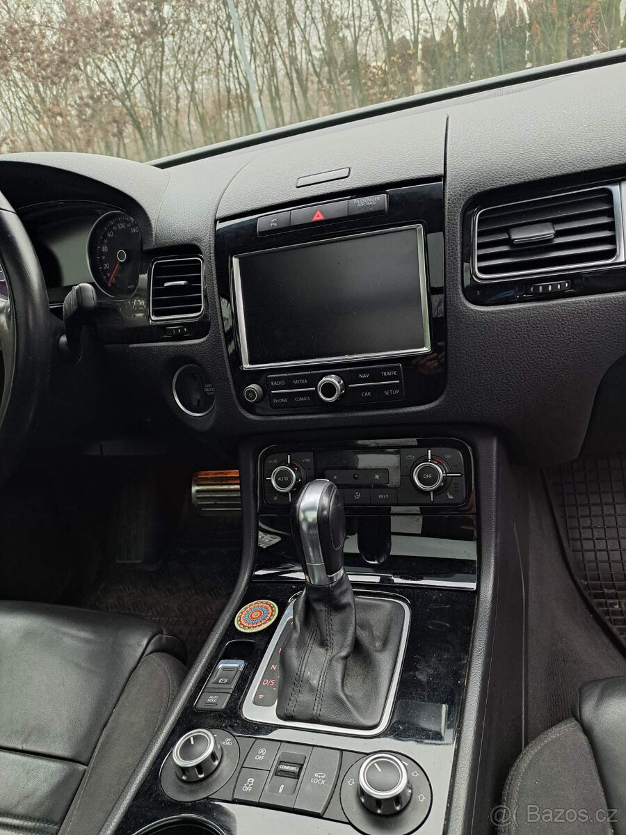 VW Tuareg R line 3,0 TDI r.v.2013 - 7