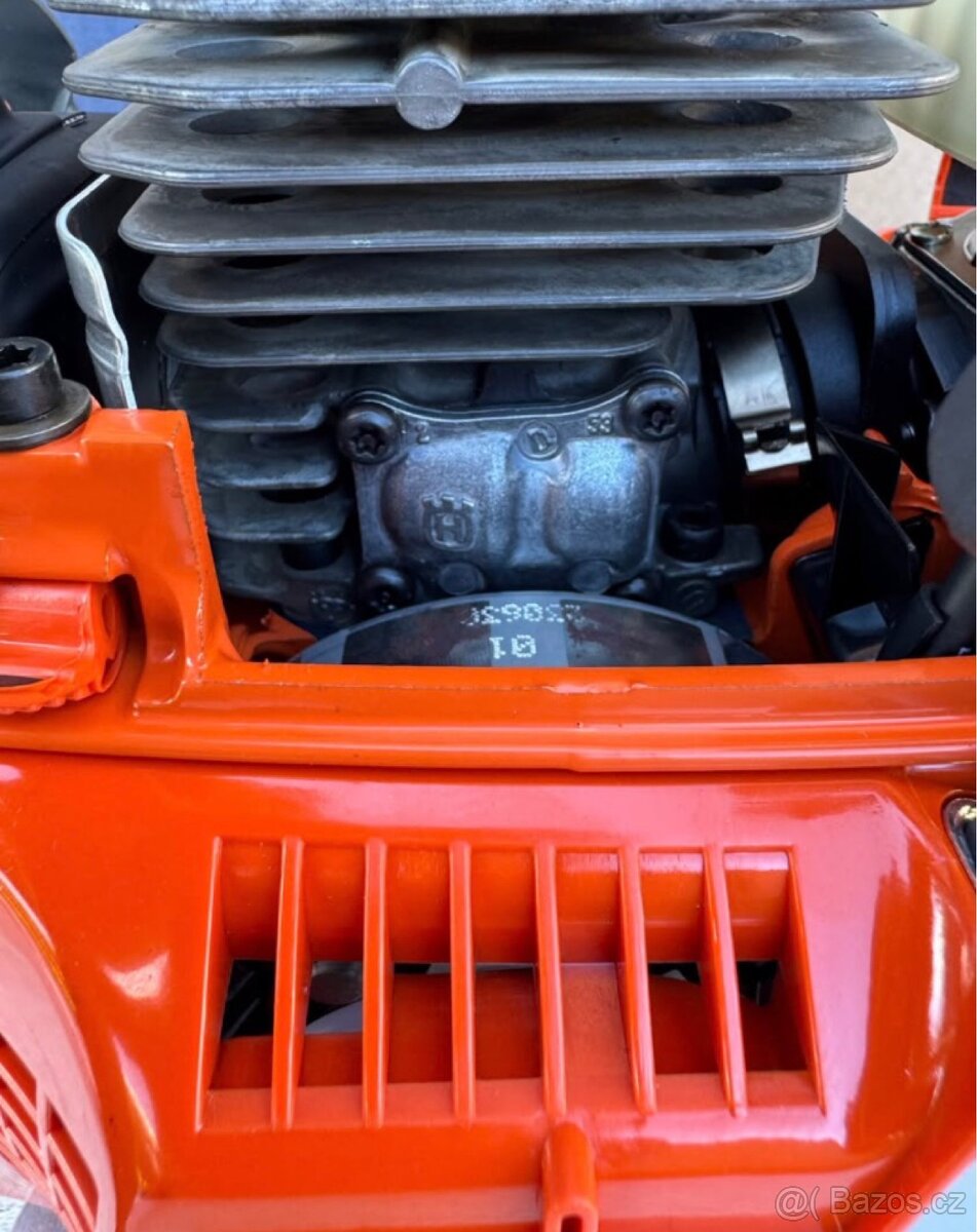 Husqvarna 353, Motorová Pila - 7