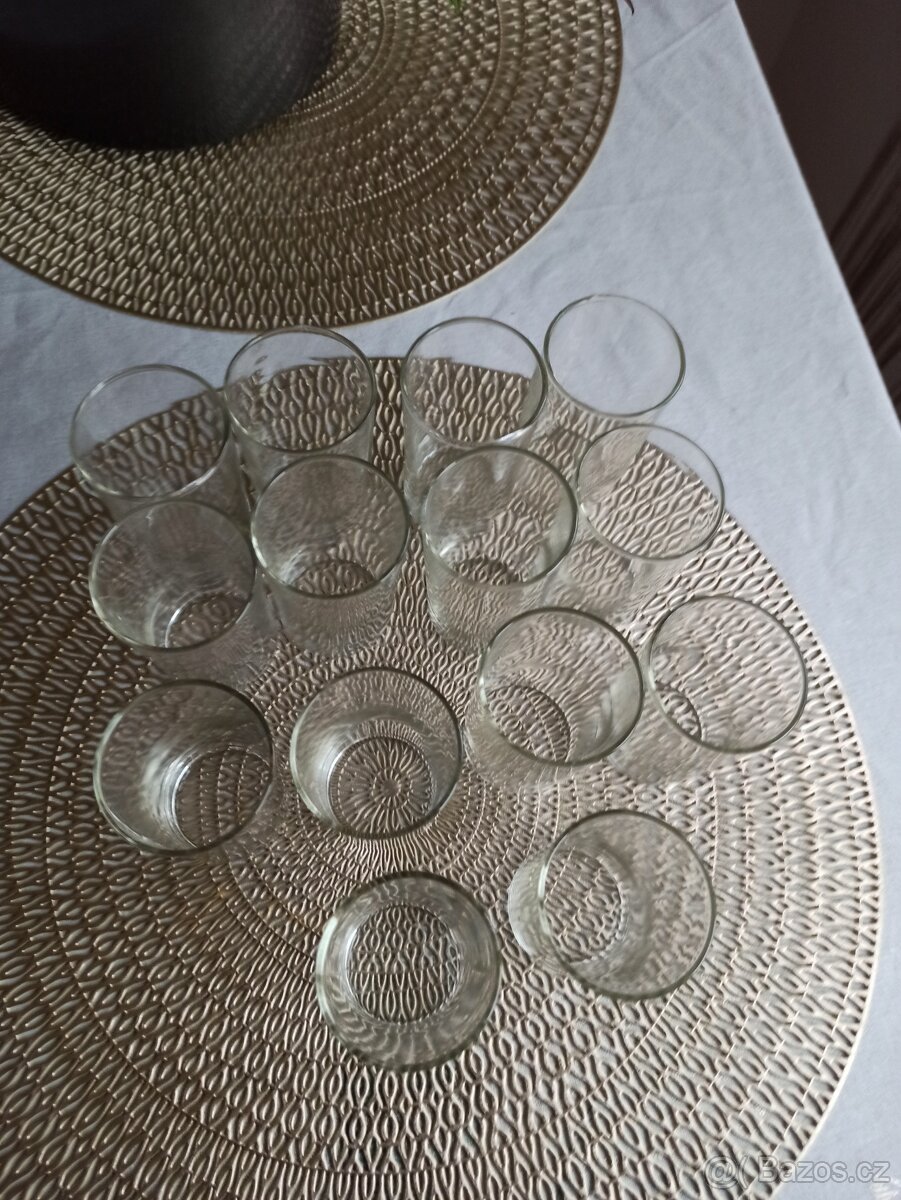 Nové skleničky, 14 kusů, cena za vše - 7