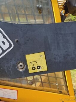 Smykový nakladač cb - 7