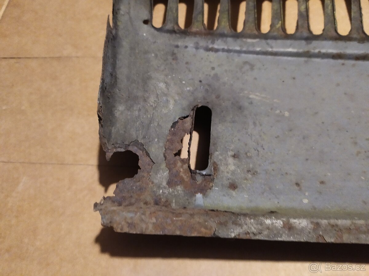 Zadní čelo Škoda 100 - 7