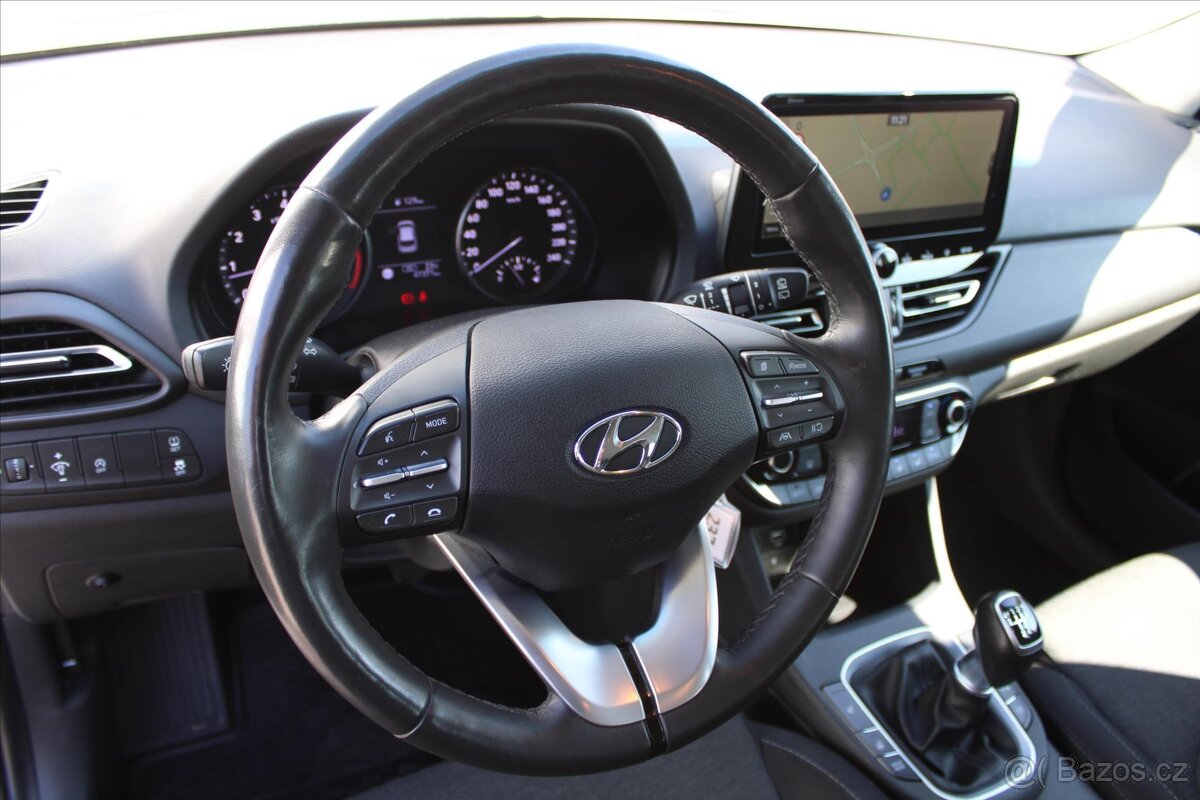 Hyundai i30 1.5 T-GDI MHEV 48V 117kW ČR (2022) - 7