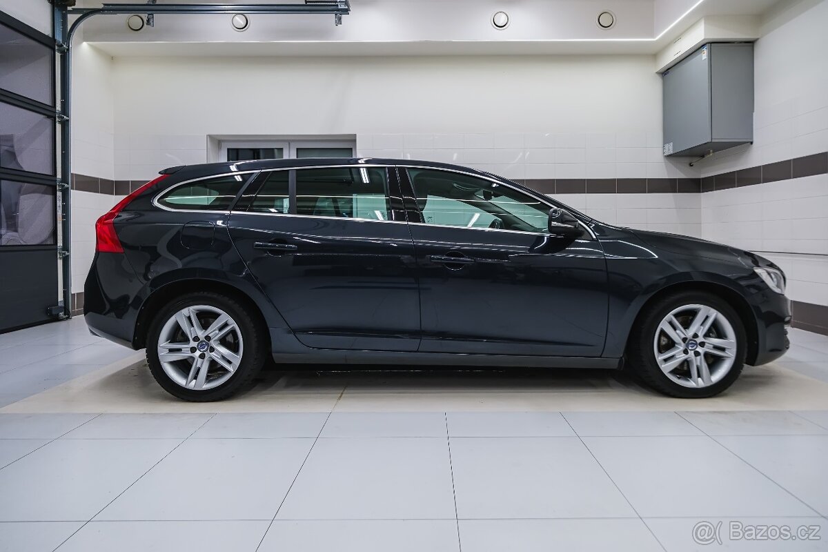 Volvo V60 2014 2.4 D4 AWD/AT 133 kW , tažné zařízení - 7