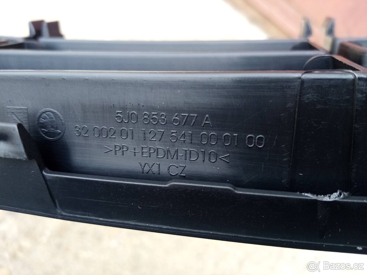 Škoda Fabia II / 2 - Nová přední mřížka nárazníku - 7