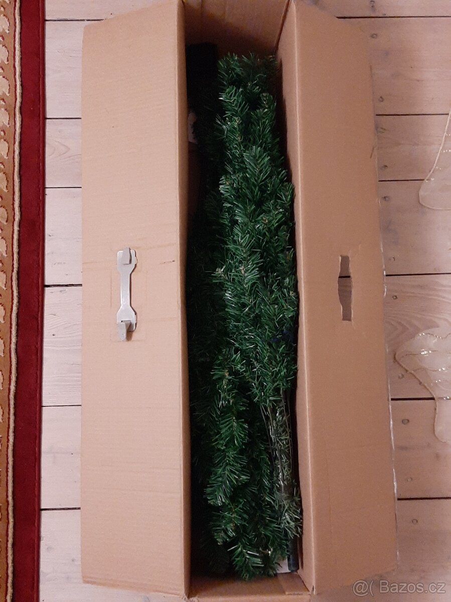 Vánoční stromeček 210 cm. - 7