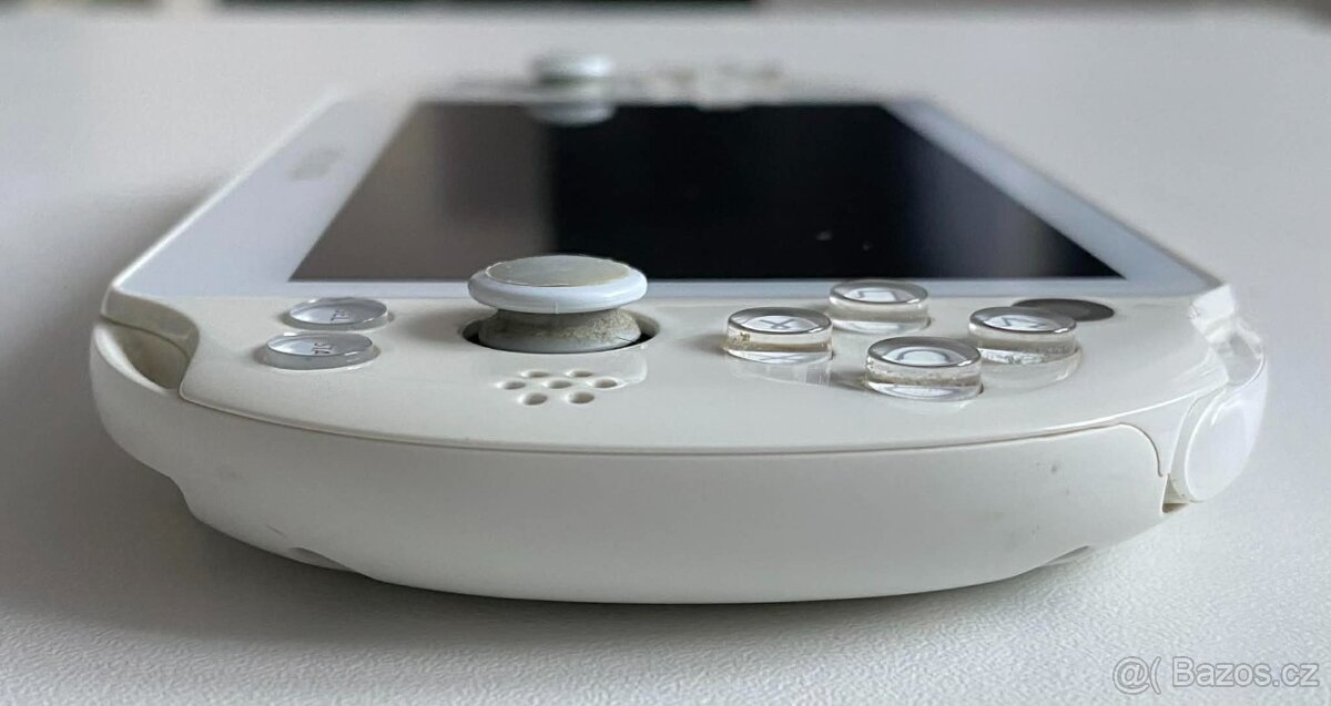 PS Vita 2000 White ( Slim ) + 64gb - 7