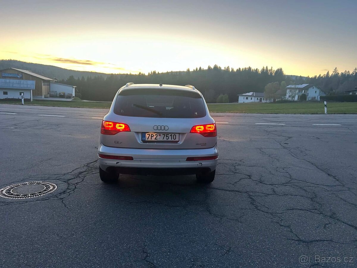 Audi Q7 - 7