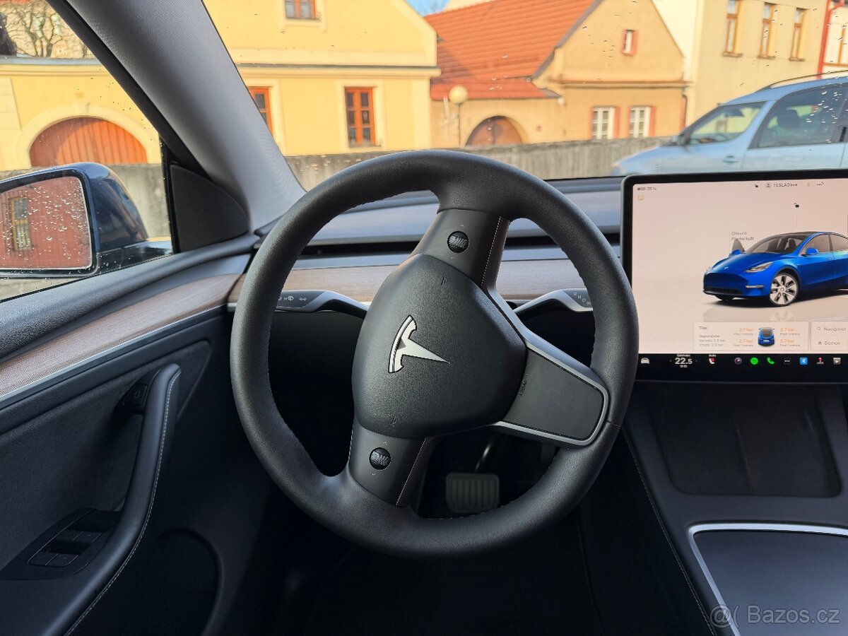 Tesla Model Y Long Range AWD – 2023 – Deep Blue Metallic - 7