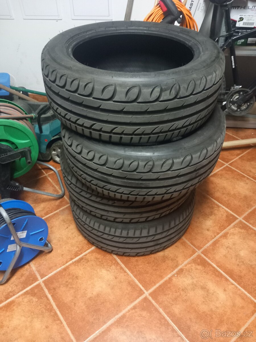 Pneu - 215/55 R17 - 7
