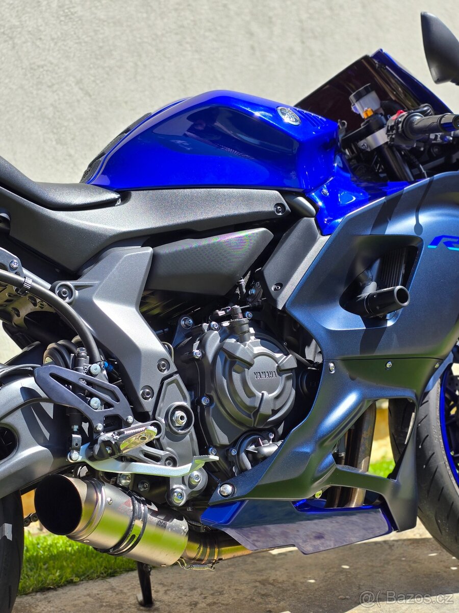 Yamaha R7 - 7