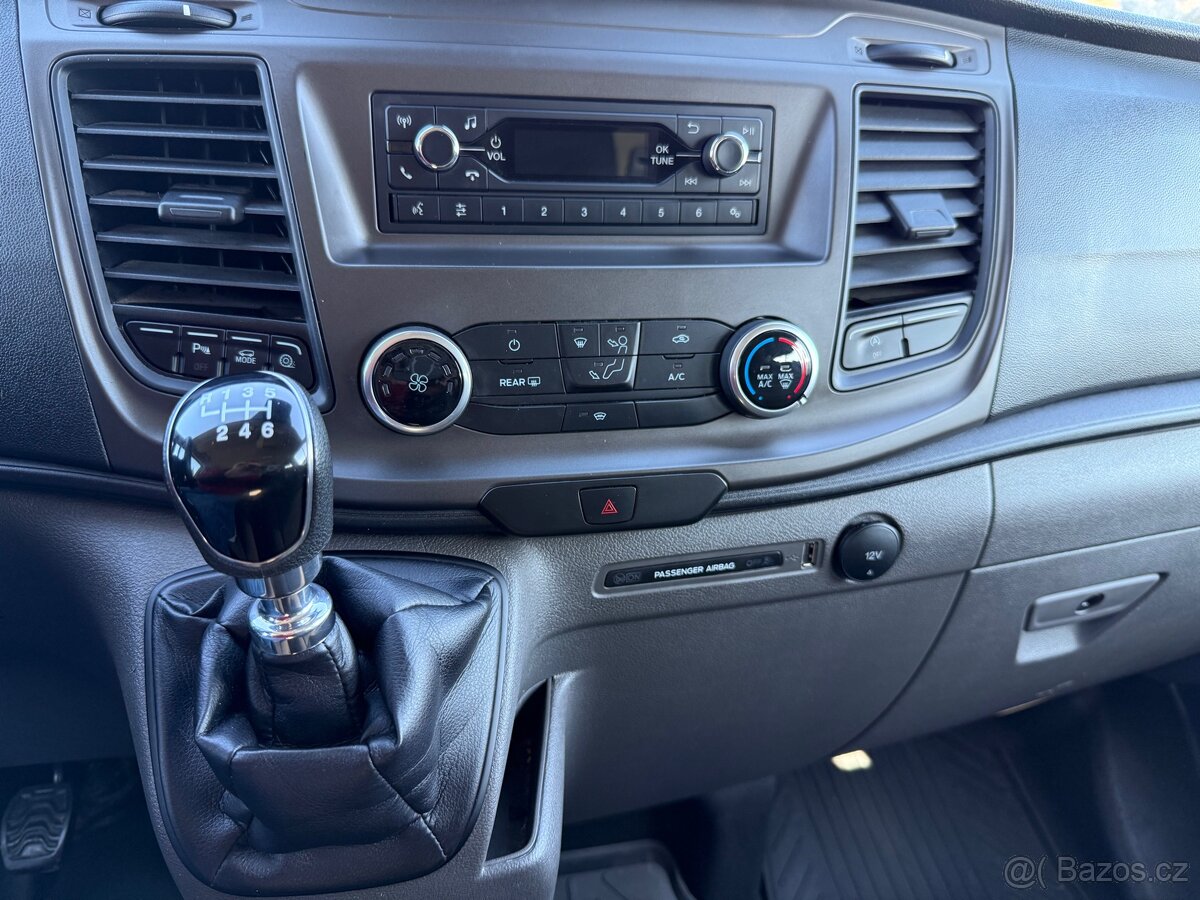 2022 FORD TRANSIT CUSTOM 2.0 77 kW MHEV L2 6 míst - 7