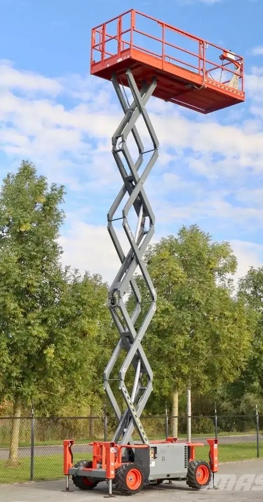 TERÉNNÍ NŮŽKOVÁ PLOŠINA SKYJACK SJ 6832 RT - 7