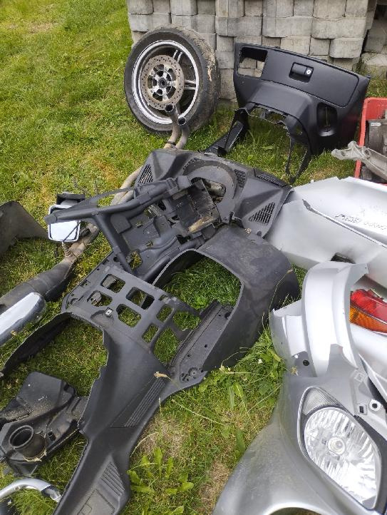 Honda CA 125 Rebel a SUZUKI AN 650 na díly - 7