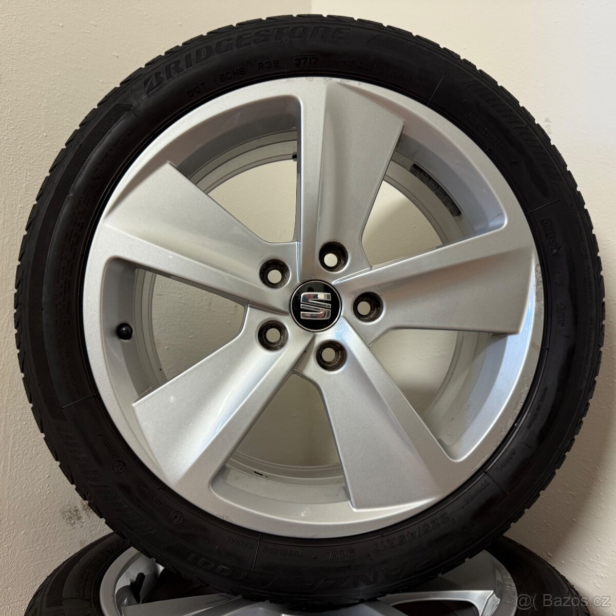 SEAT LEON FR 5x112 R17 ET51+LETNÍ 225/45R17 5mm - 7