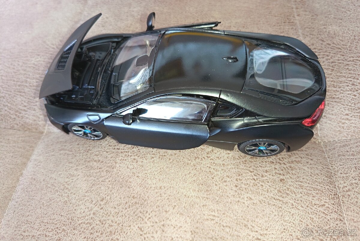 BMW i8 1:24 - 7