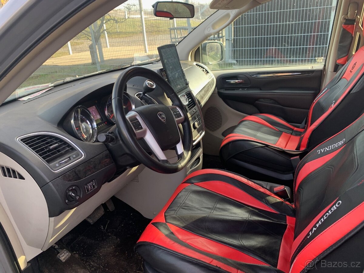 Lancia Voyager 2,8CRD,7 míst - 7