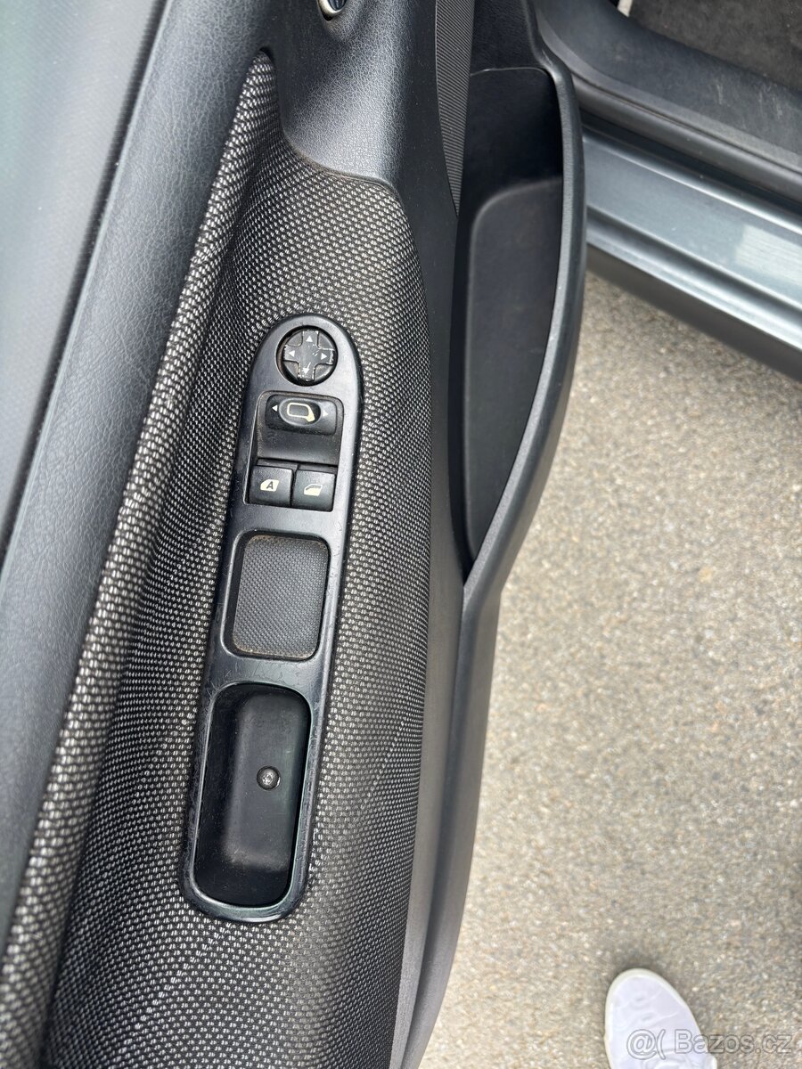 Peugeot 207sw - 7