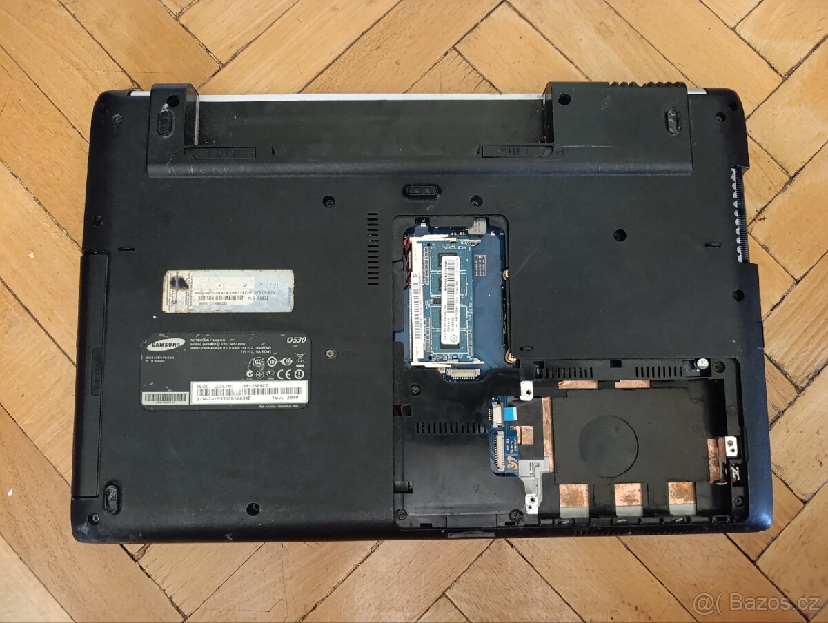 Samsung Q530 – 15,6" displej v • Intel Core i3 m370 - 7