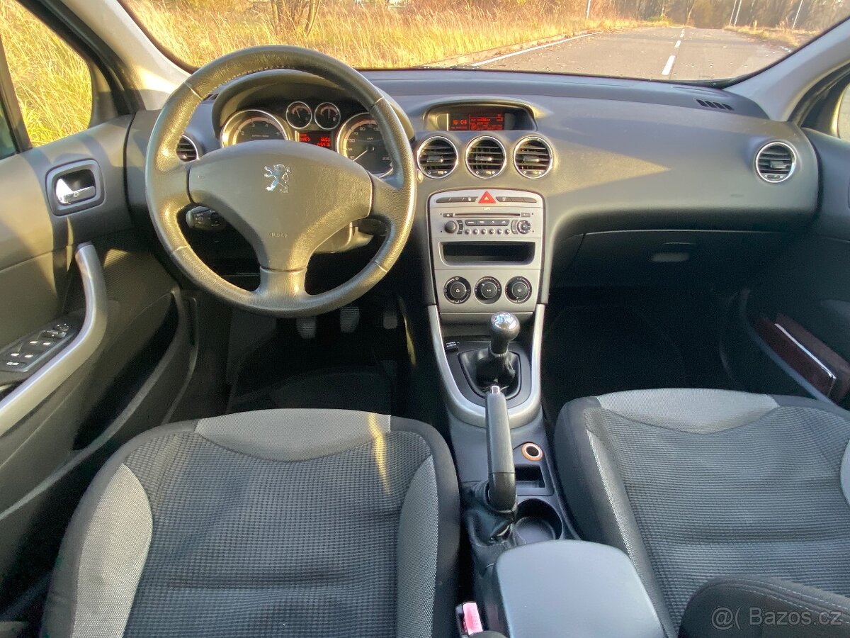 PEUGEOT 308 ROK 2008 1.6i 88kW BENZÍN + LPG - 7