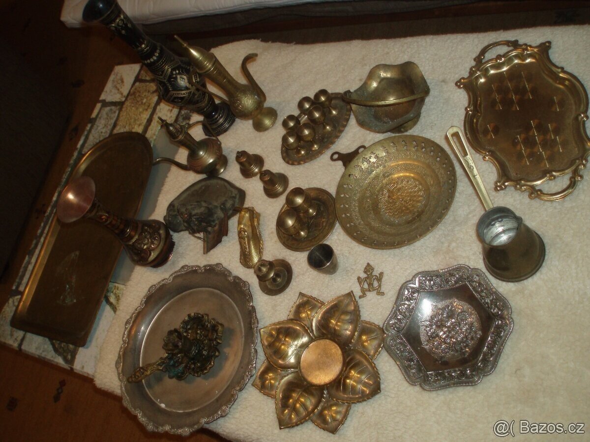 Mosazné dekorace - 32 ks - viz foto - cena za celek - - 7