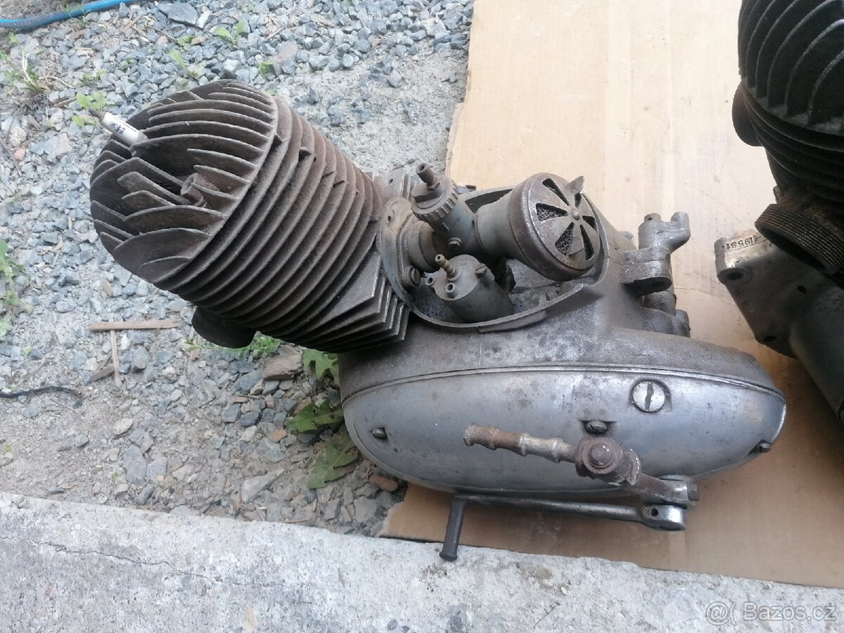 Jawa 250 pérák Zbrojovka, komunista - 7