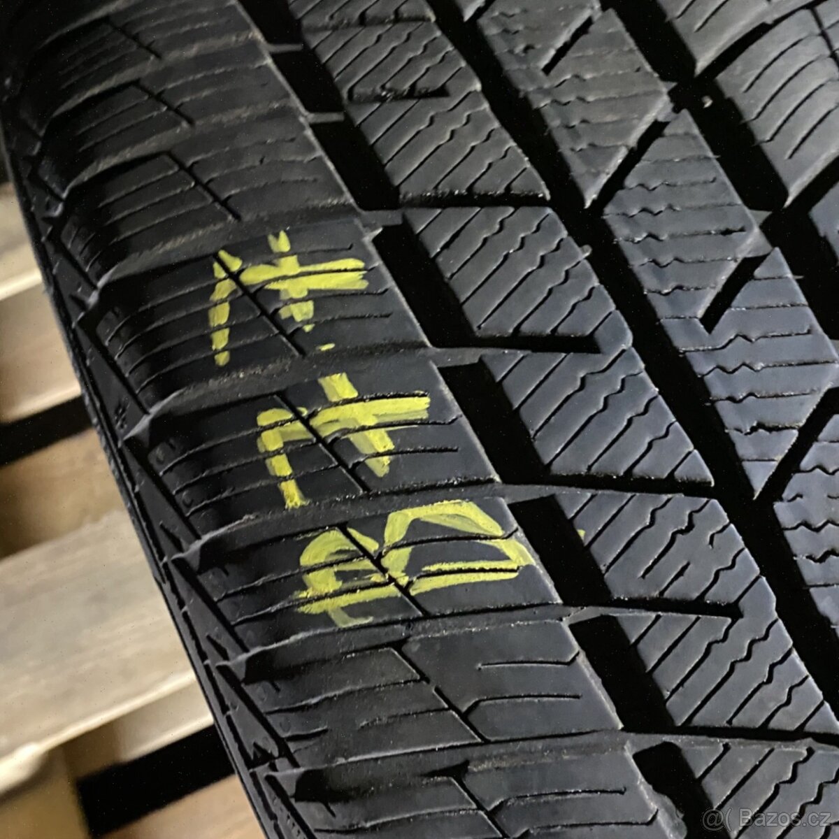 Zimní pneu 215/55 R17 98V Barum 5,5mm - 7
