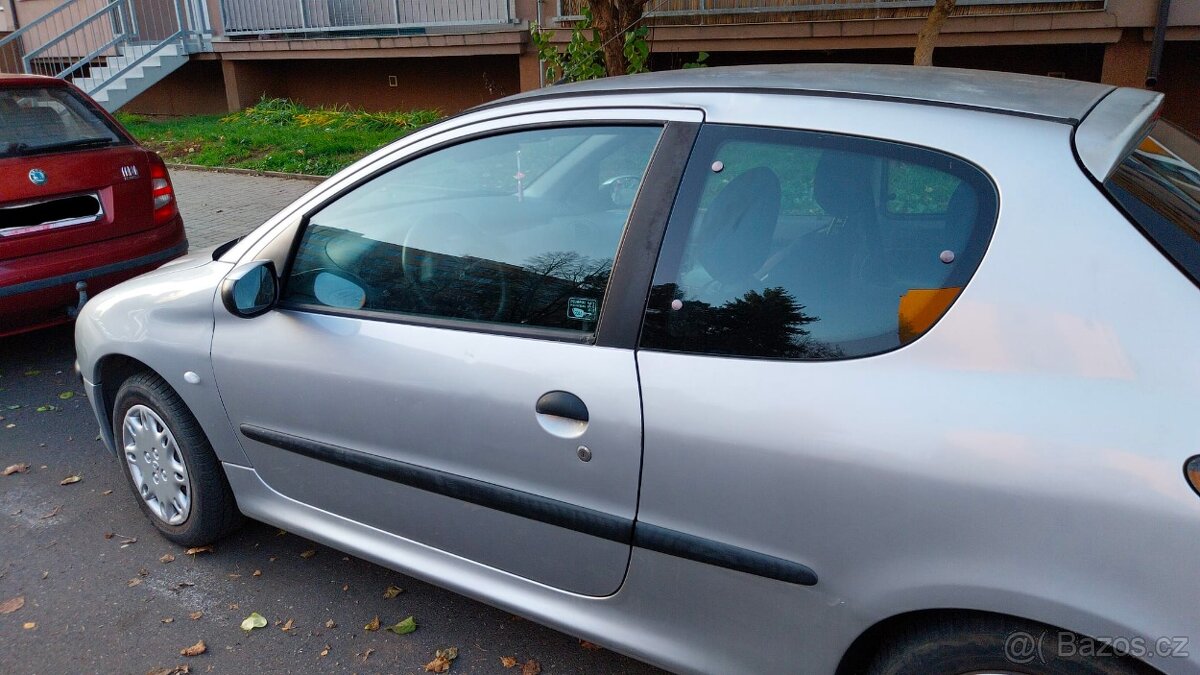 prodám - Peugeot 206 44KW/1.2 - 7