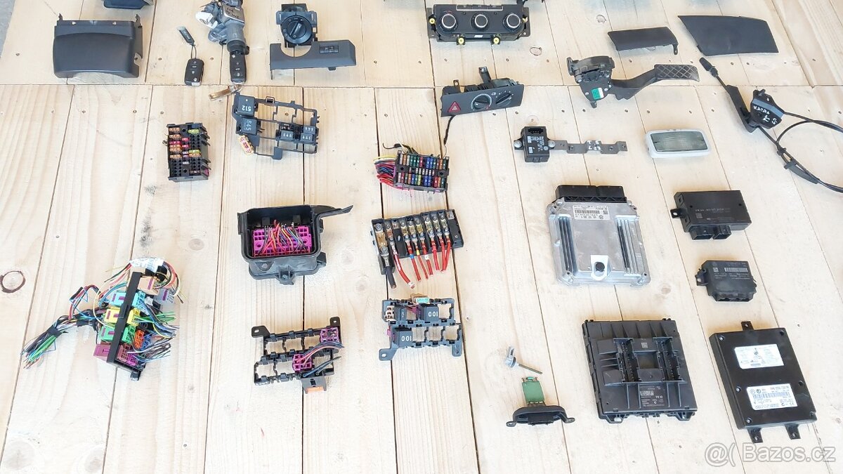 VW Transporter T5 – PÁČKY , OVLADAČE , JEDNOTKY , POJISTKOVN - 7