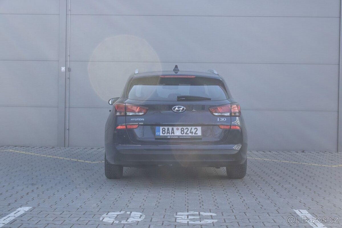 Hyundai i30 nájezd 31 600 km - 7