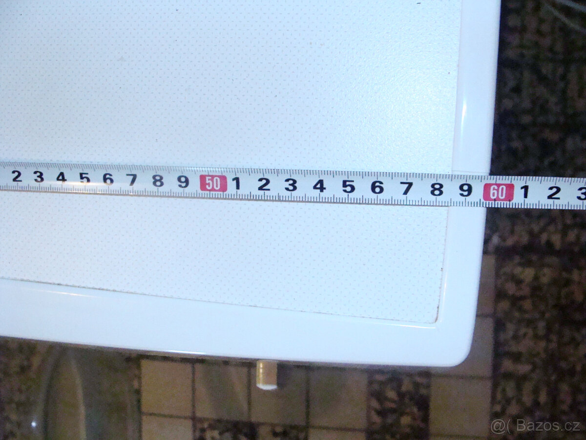 Pračka BOSCH Maxx 4 - úzká. Starší, ale pere bez problému - 7