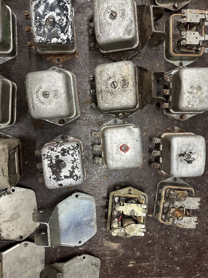 Predám skrinkový regulátor napati JAWA ČZ 175 250 35 - 7