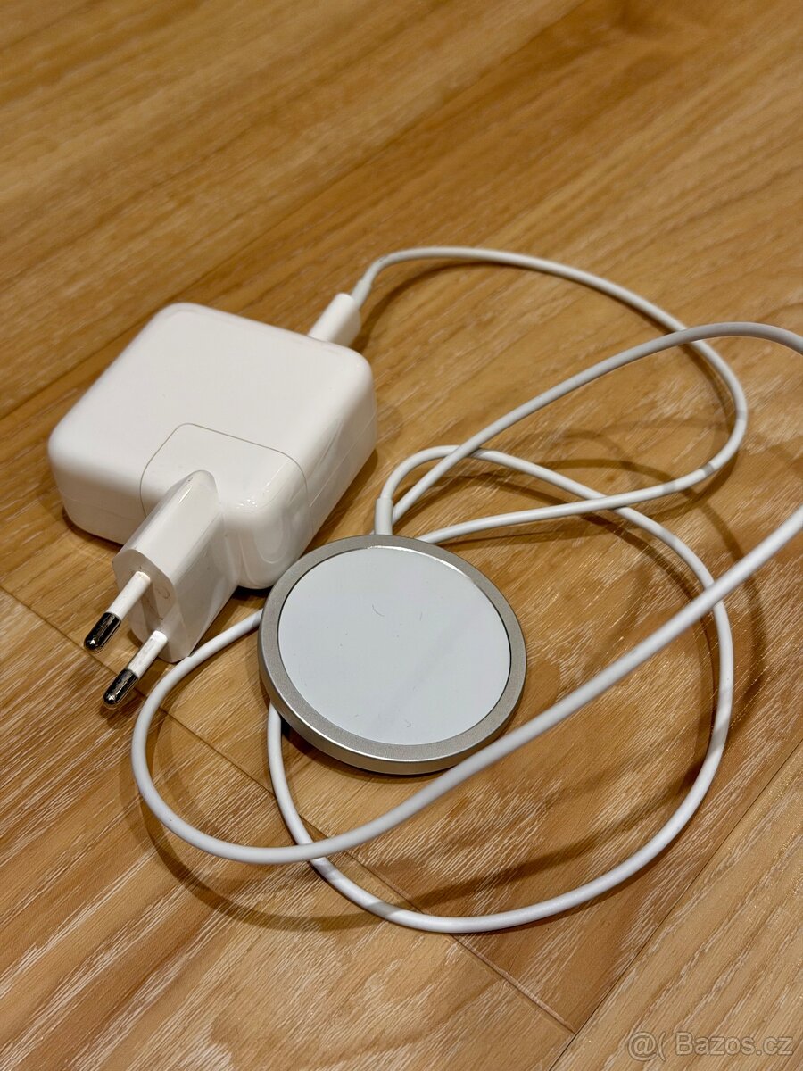 iPhone 13 + příslušenství - 7