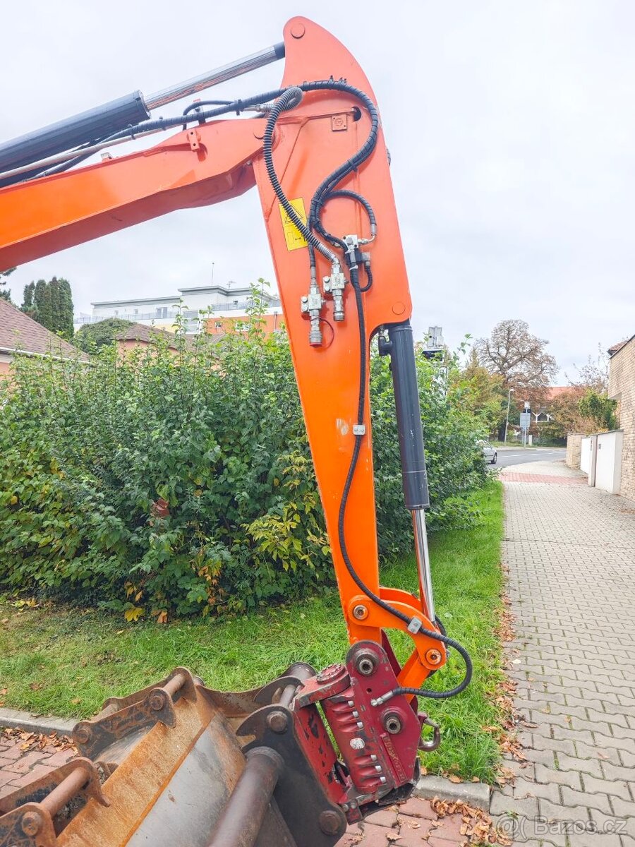 Pásový Minibagr Hitachi ZX38U-5A - 7