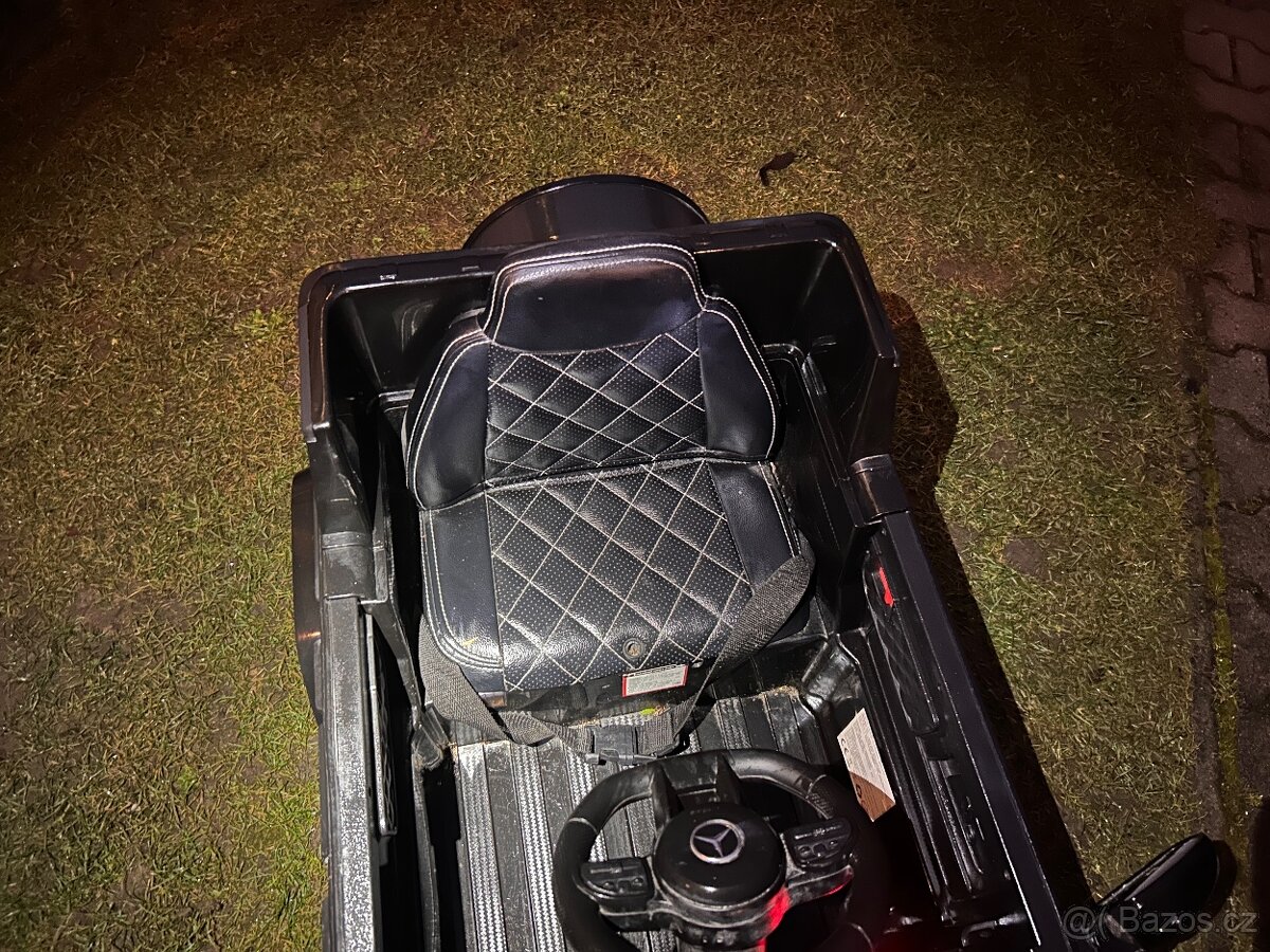 Dětské autíčko Mercedes G63 4x4 - 7