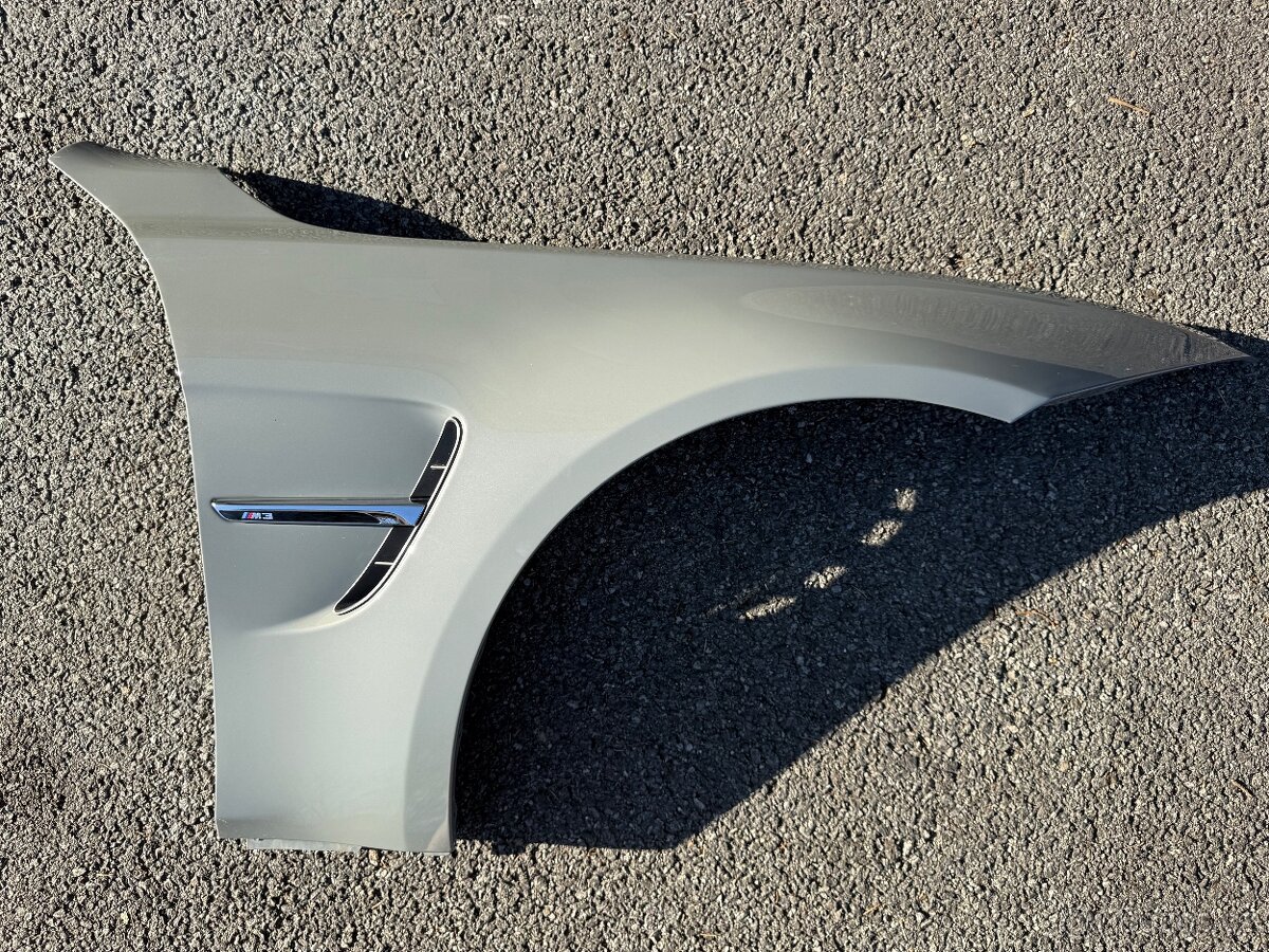 BMW M3 f80 blatník original - 7