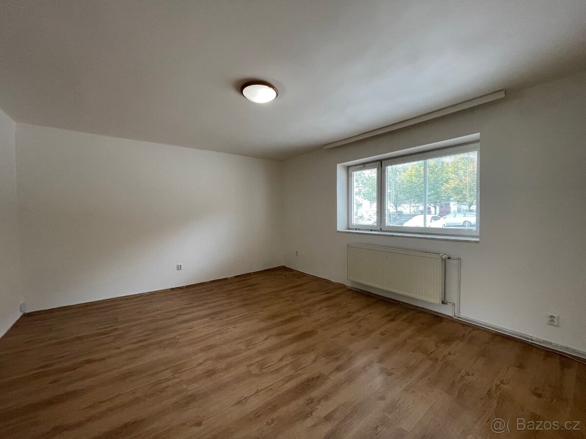 Byt 3+1 s balkonem v centru Chomutova - 7