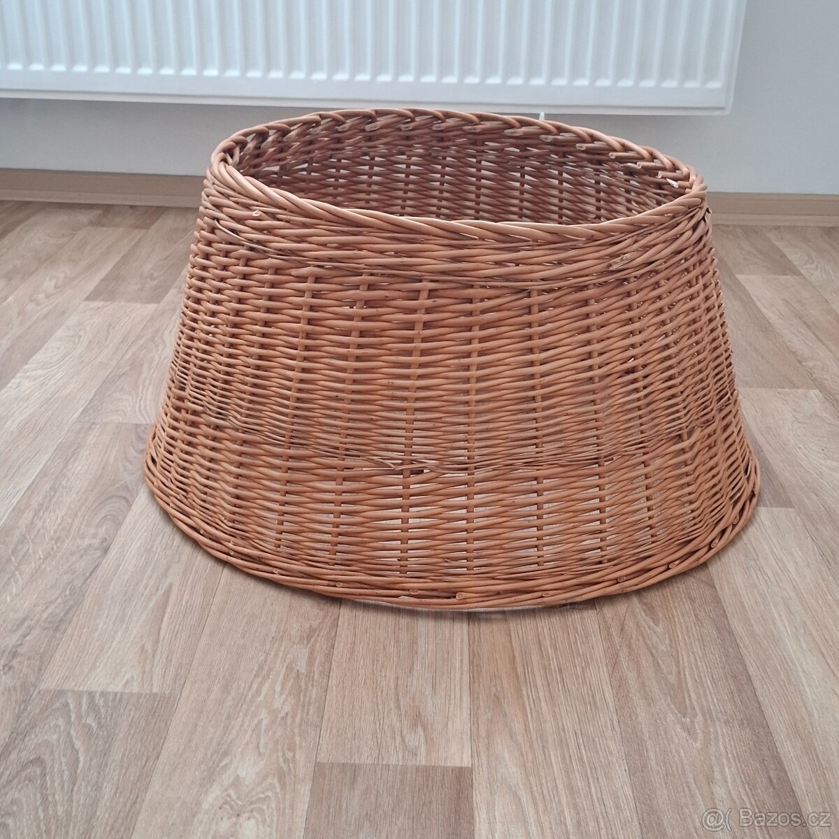 Umělý vánoční stromeček plus ratanový koš - 7