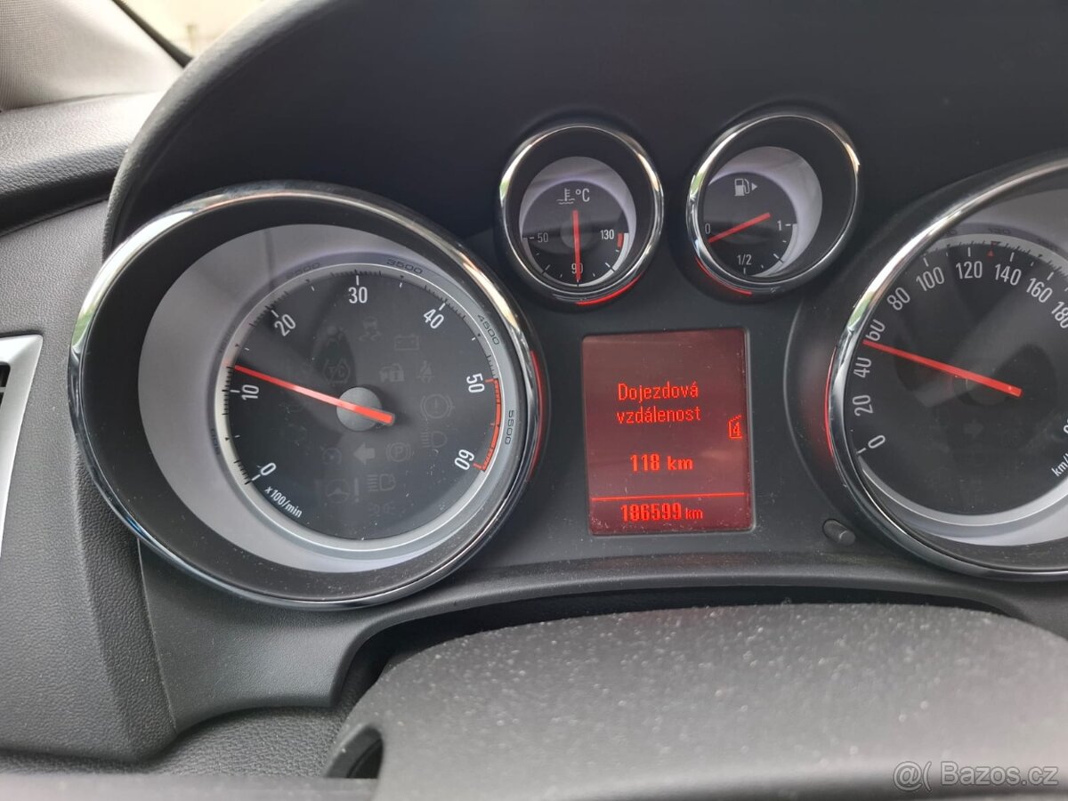 Opel Astra J 2.0 CDTI 121 kW, 2013 – top stav, výbava, cena - 7