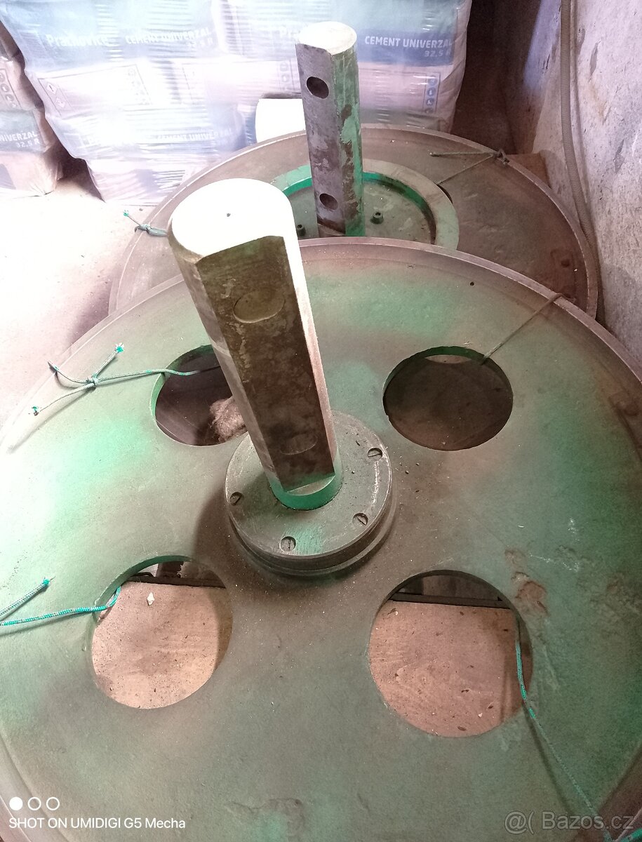 Kmenová pásová pila Lignotech - 7