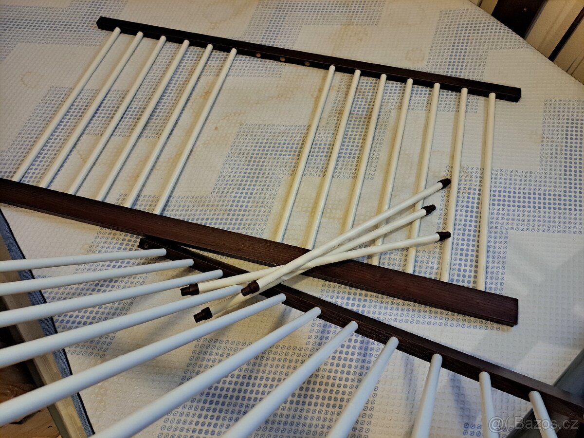 Dětská postýlka s matraci a uzavřeným šuplikem - 7